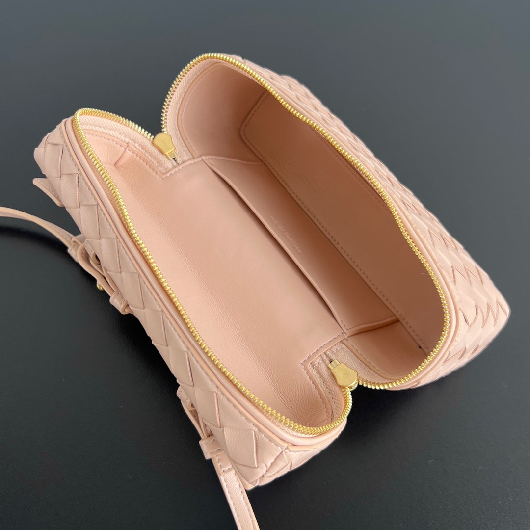 BANG BANG 22 VANITY CASE IN LIGHT PINK CALFSKIN