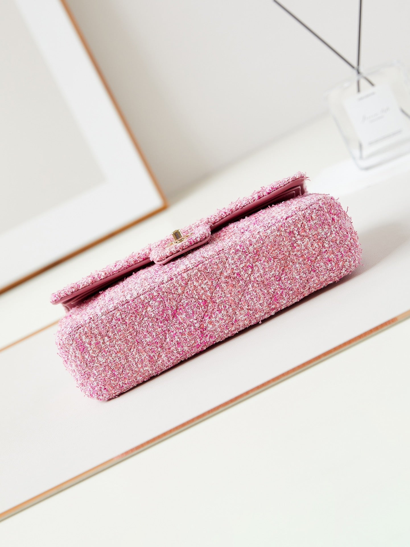 24p medium classic 25cm pink tweed gold hardware