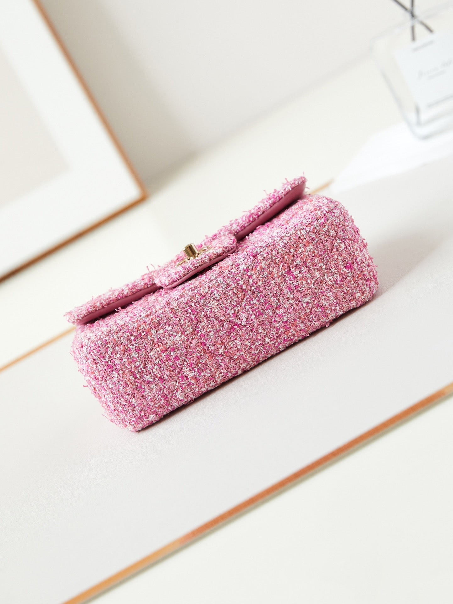 24p mini classic 20cm pink tweed gold hardware