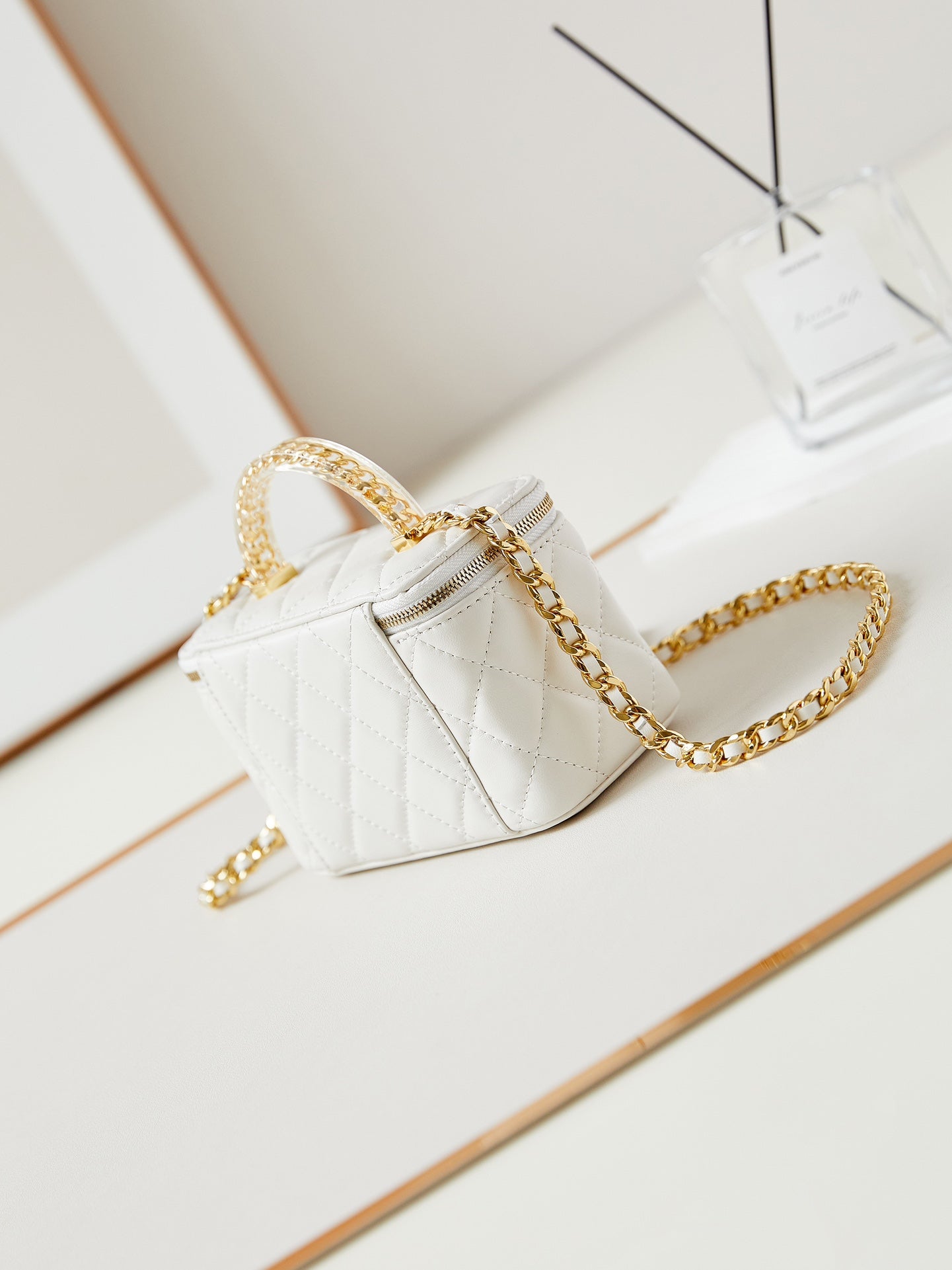 24a vanity 17cm white lambskin gold hardware