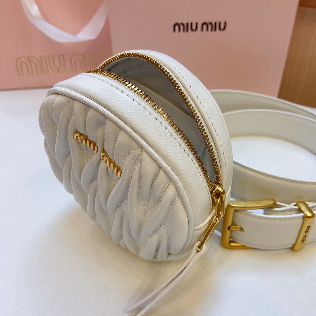 miu white belt 30mm with circle matelasse bag