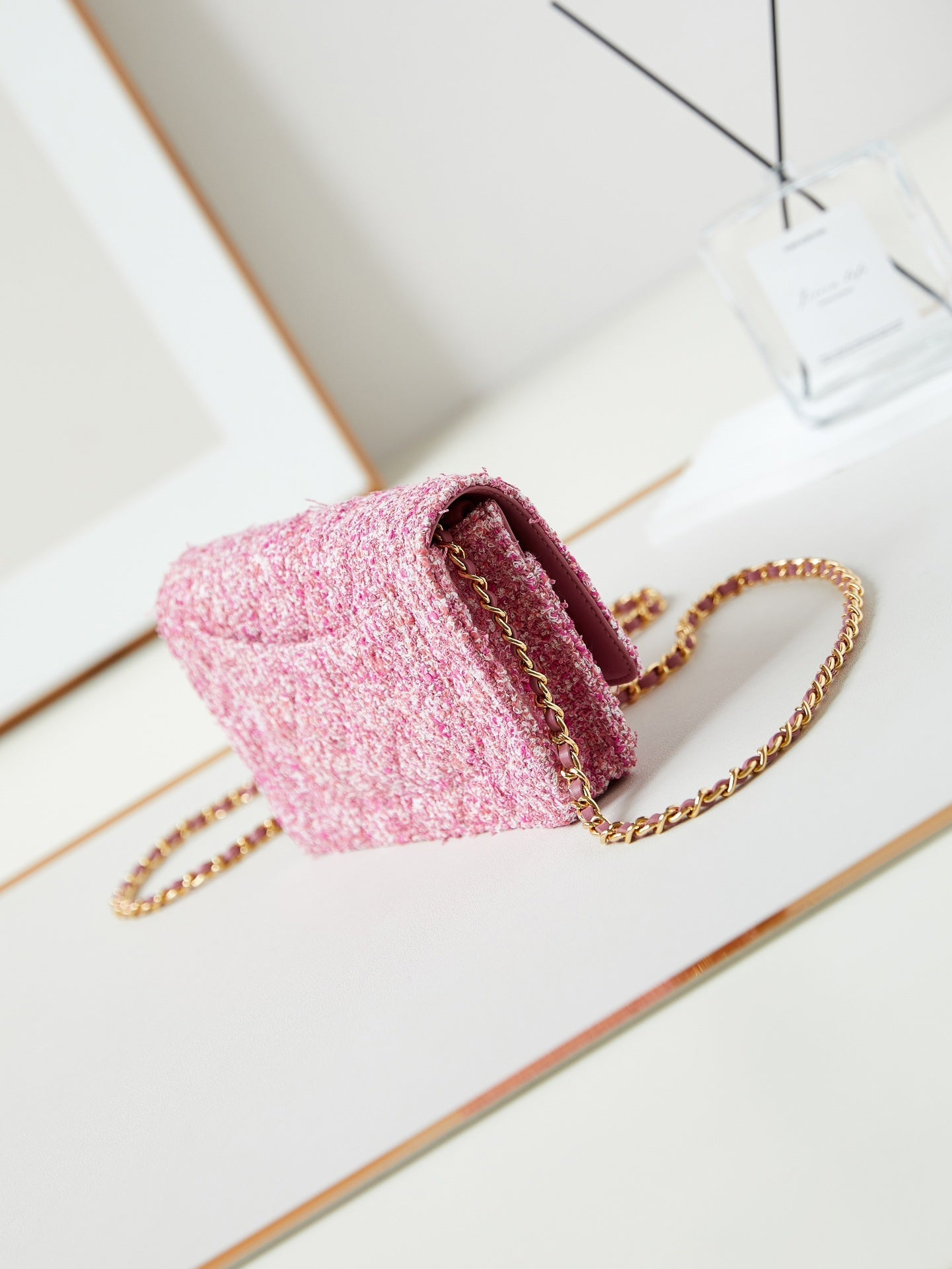 24p woc 19cm pink tweed gold hardware