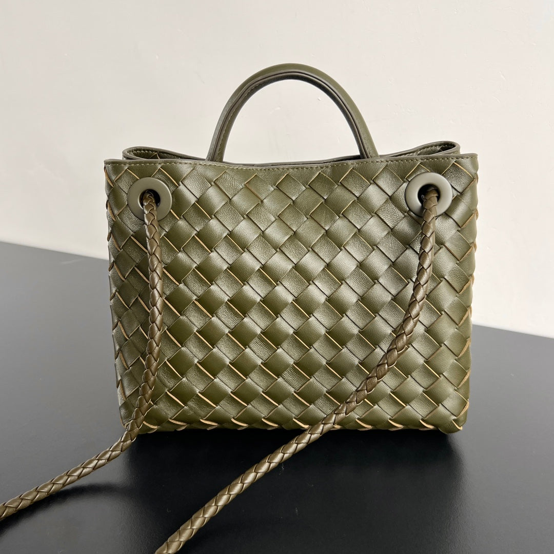 bv medium andiamo 32 khaki green lambskin