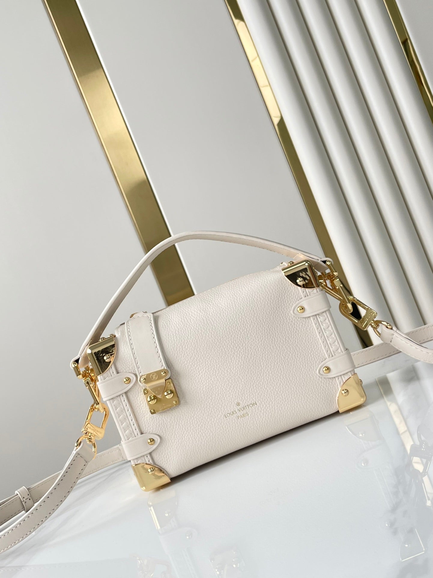 SIDE TRUNK MINI 18 IN WHITE CALFSKIN GOLD HARDWARE