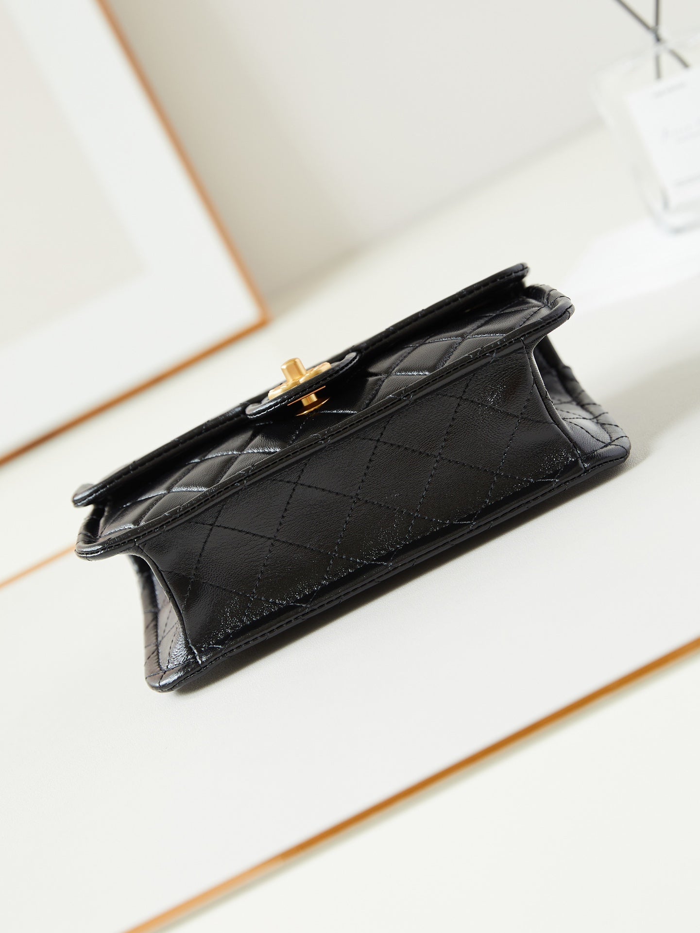 24s small flap bag 23cm black calfskin gold hardware