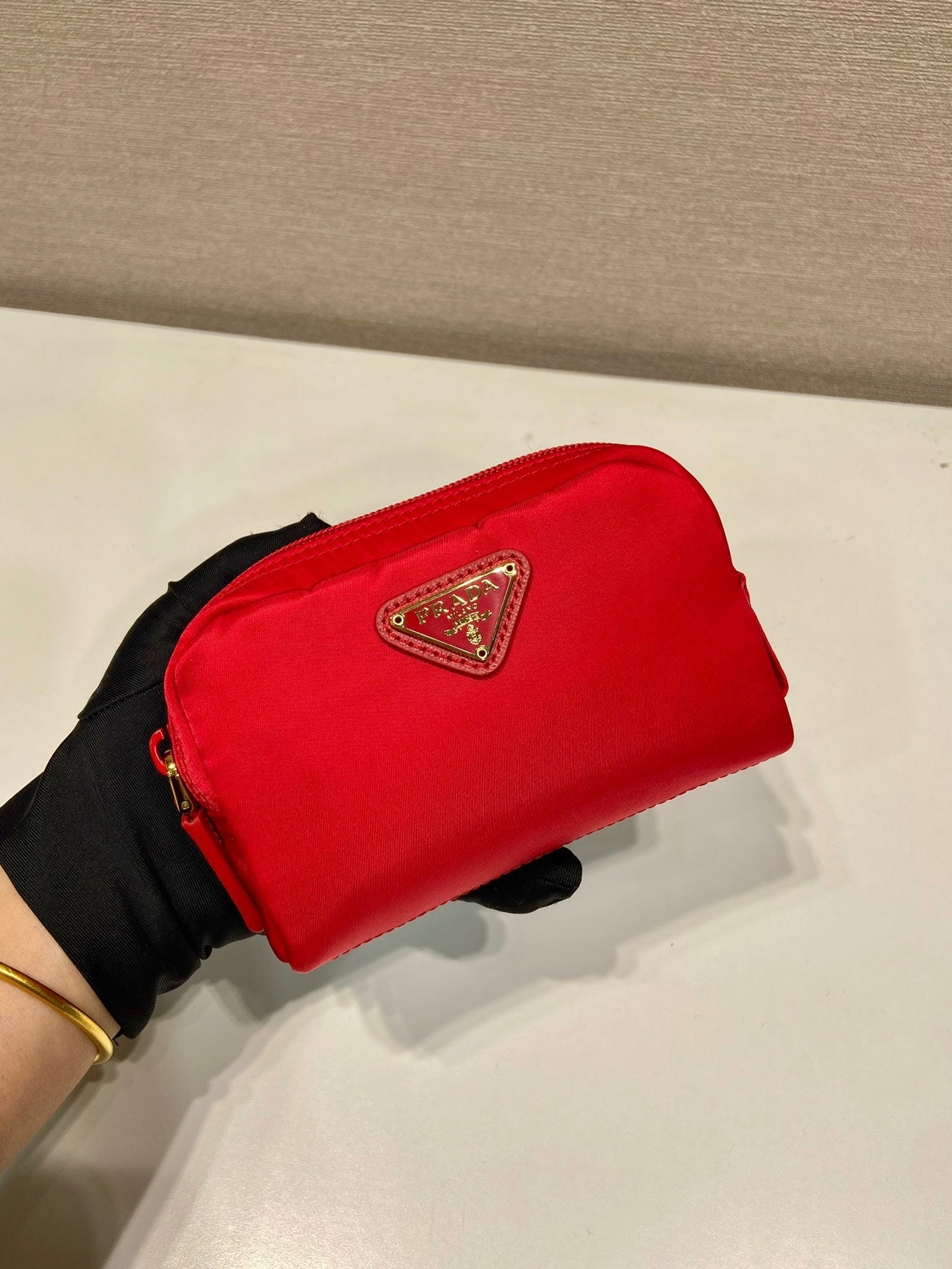 CLUTCH 12 IN PASSION RED RE-NYLON