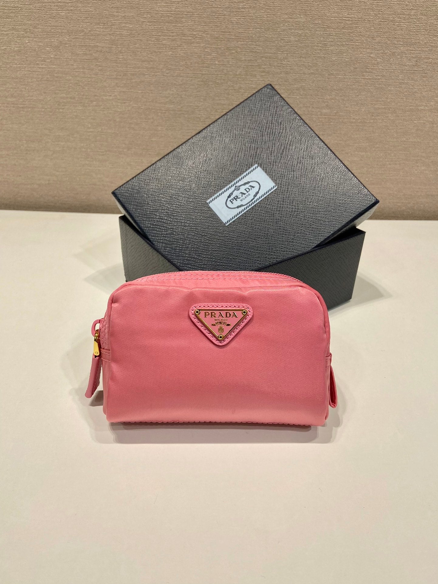 CLUTCH 12 IN CANDY PINK RE-NYLON