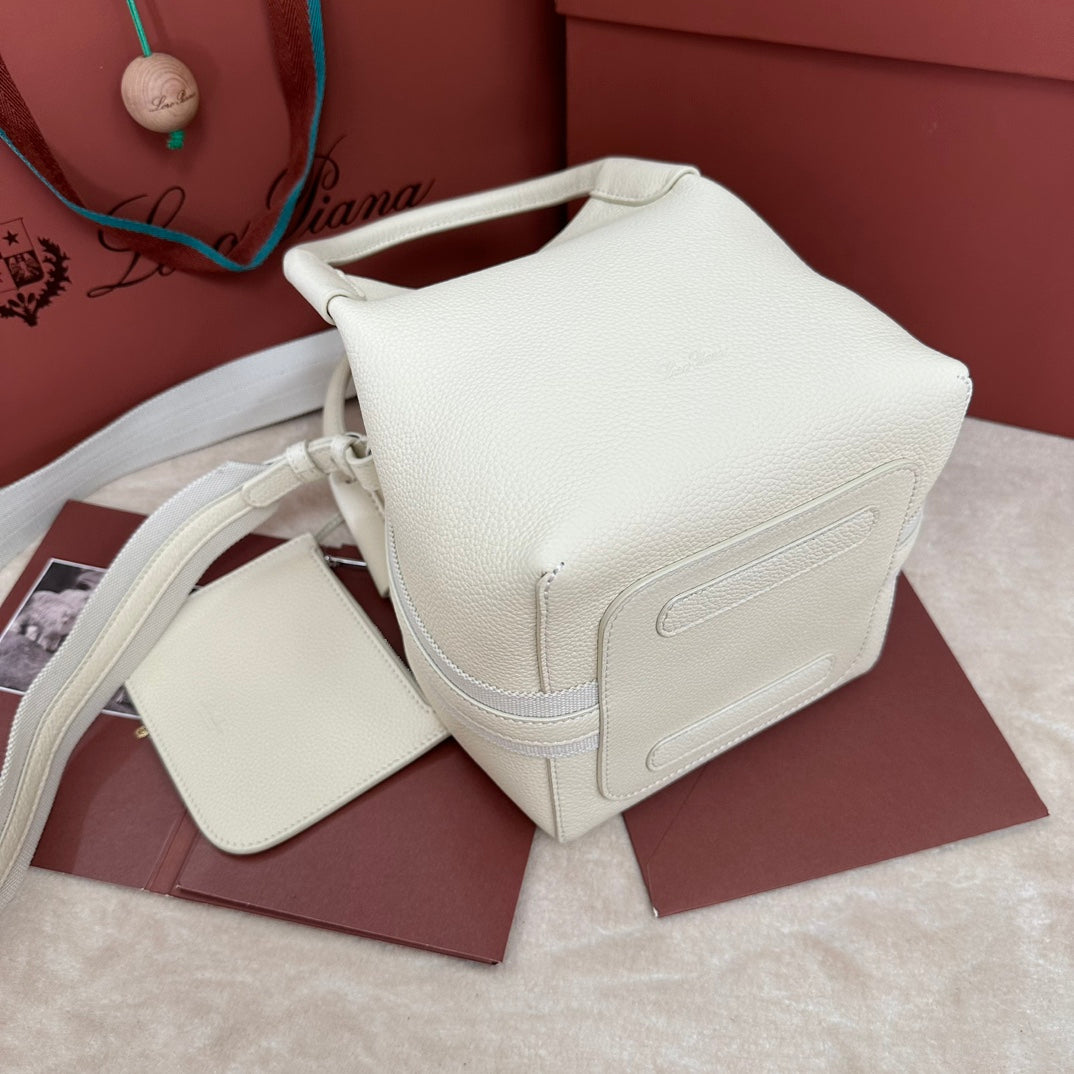 SMALL 21 BALE BAG IN WHITE GRAINED CALFSKIN