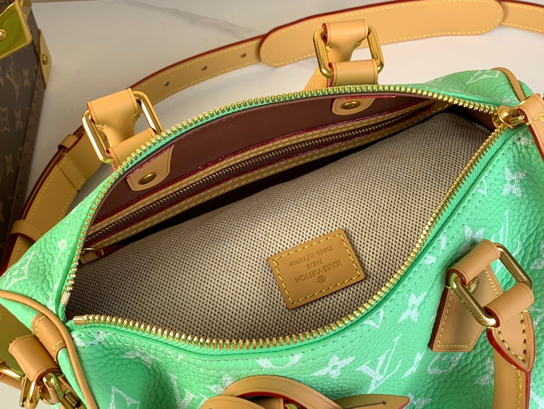 SPEEDY P9 BANDOULIÈRE 25 IN EMERALD GREEN MONOGRAM CALFSKIN