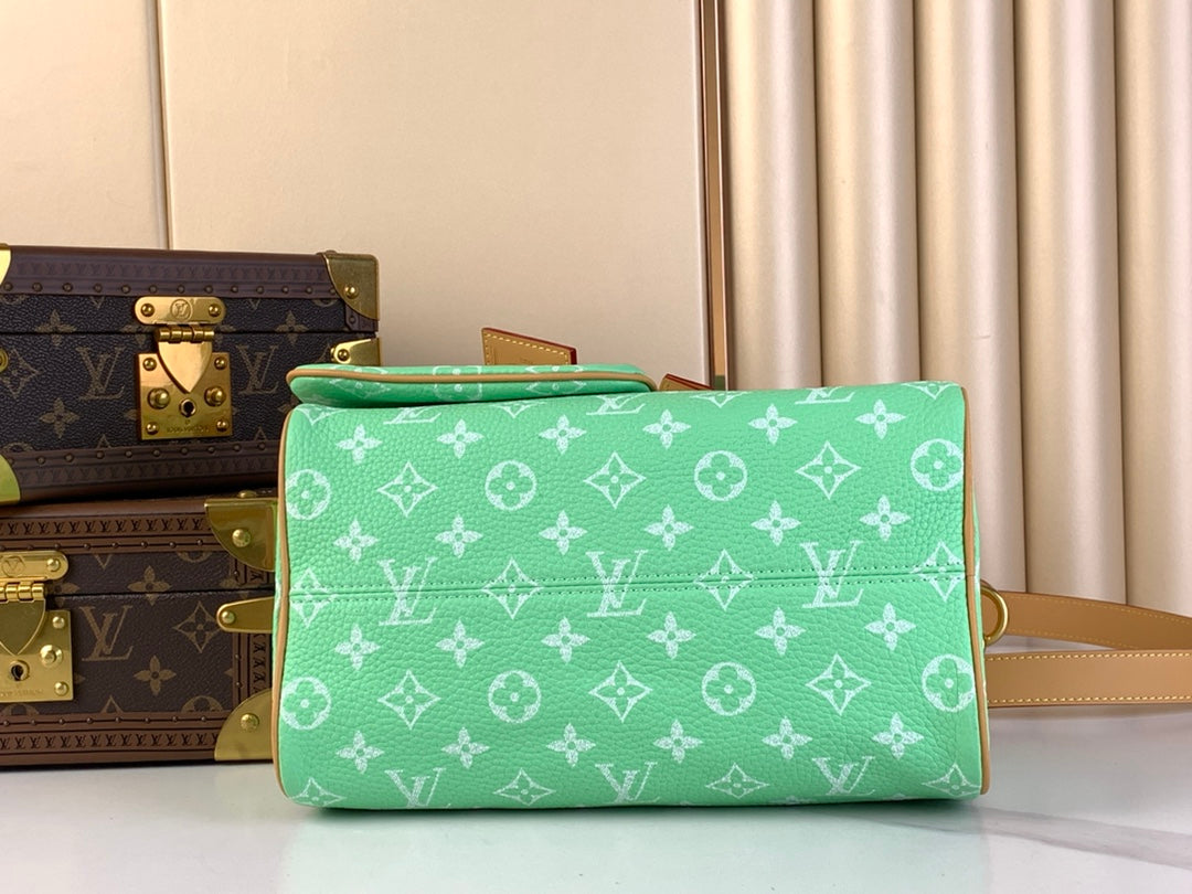 SPEEDY P9 BANDOULIÈRE 25 IN EMERALD GREEN MONOGRAM CALFSKIN