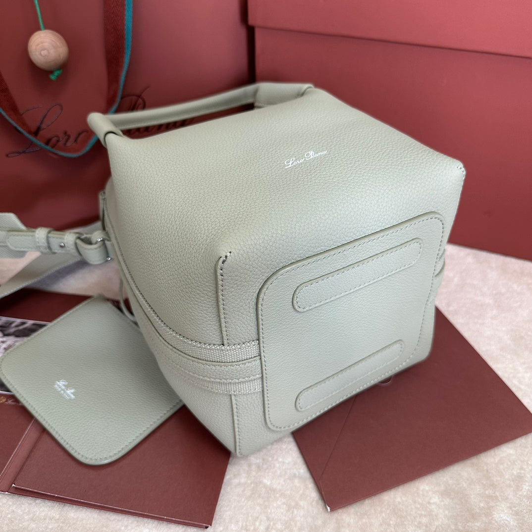 SMALL 21 BALE BAG IN PEARL GRAY GRAINED CALFSKIN WITH SILVER HARDWARE