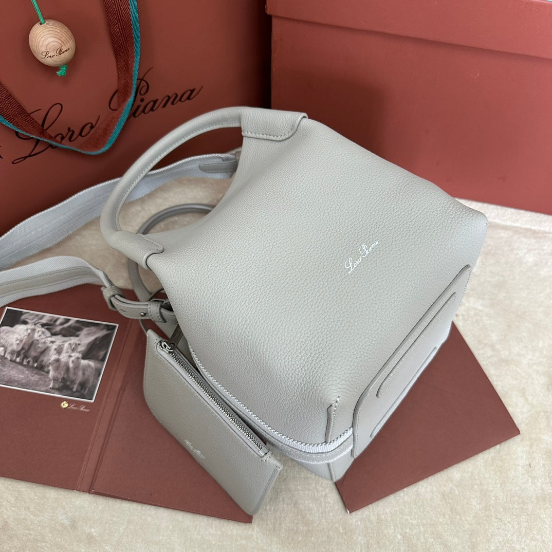 SMALL 21 BALE BAG IN PALE GRAY GRAINED CALFSKIN