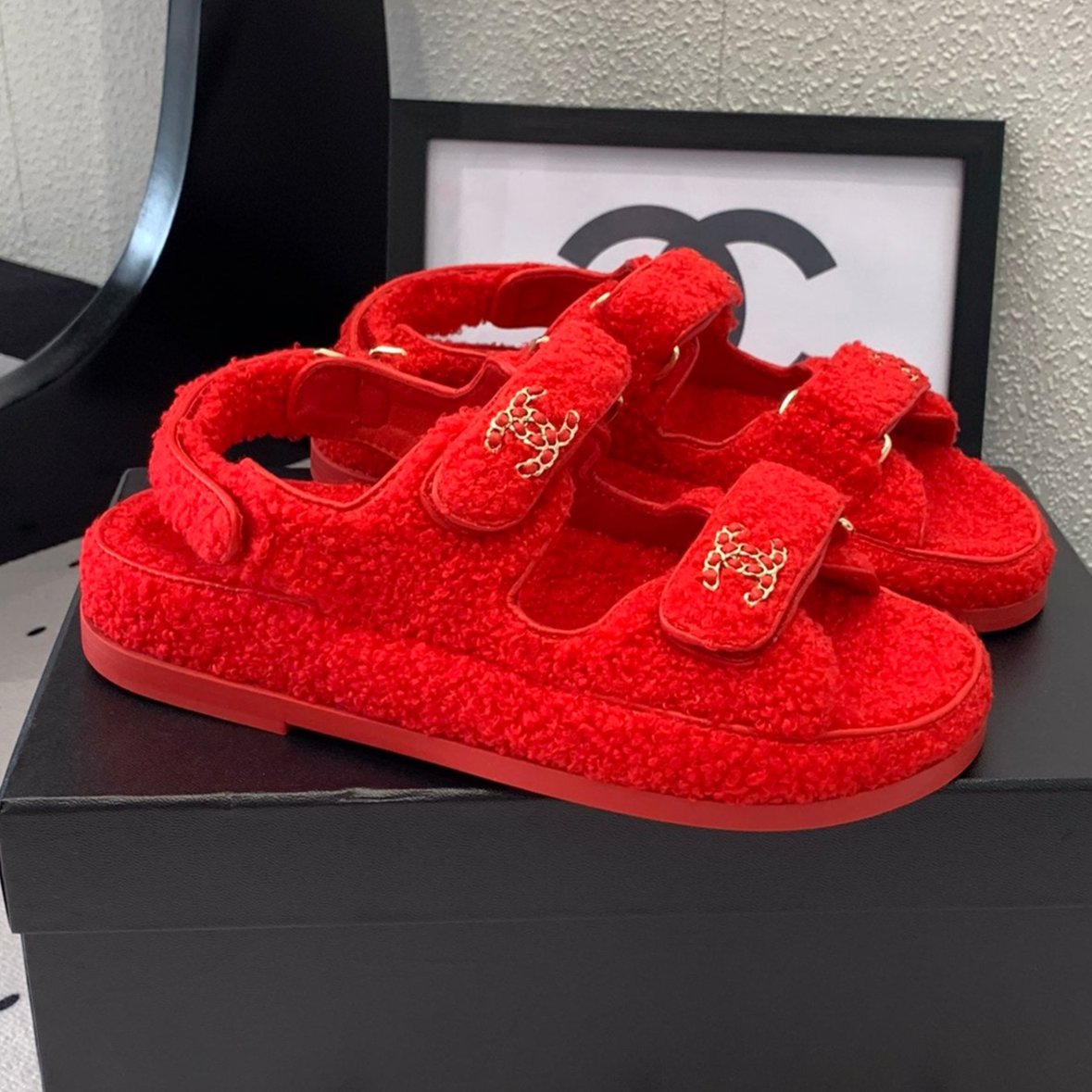 CC DAD SANDAL CRIMSON RED LAMB FUR