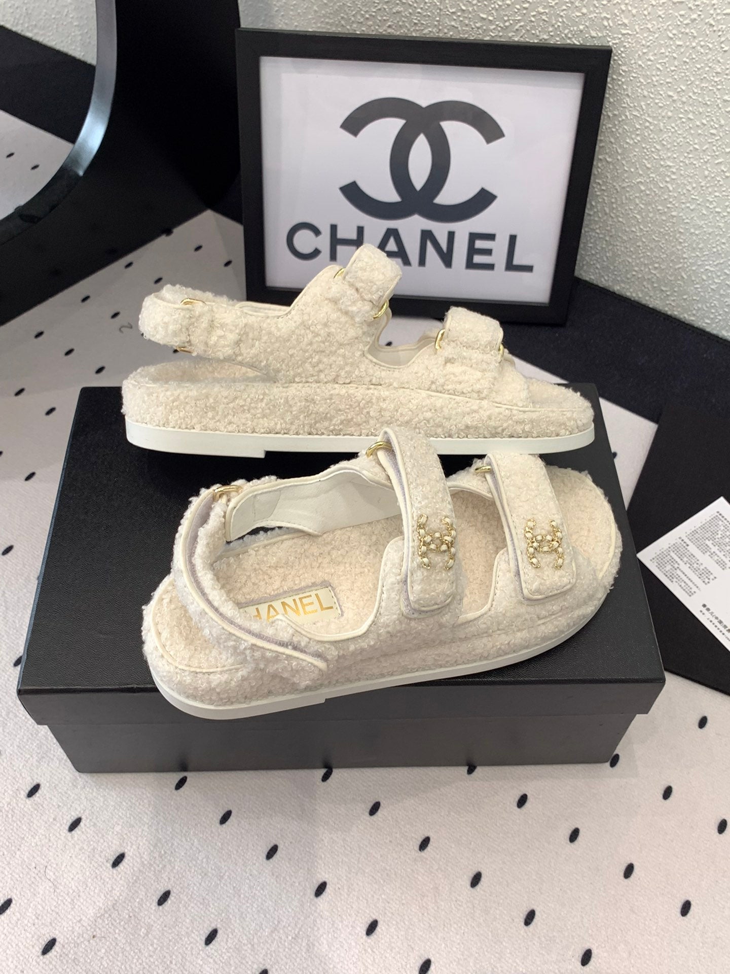 CC DAD SANDAL WHITE LAMB FUR