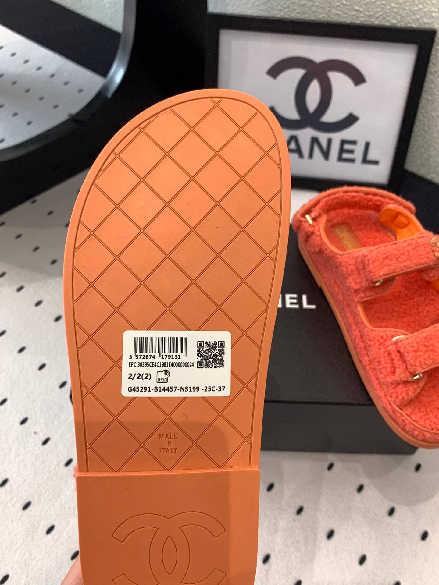 CC DAD SANDAL FIRE ORANGE LAMB FUR