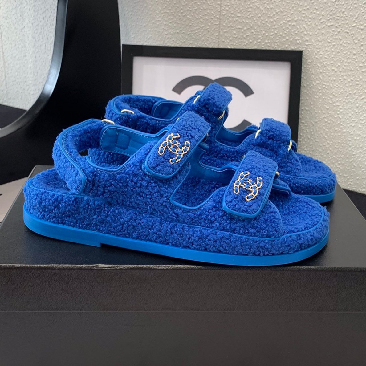 CC DAD SANDAL AZURE BLUE LAMB FUR