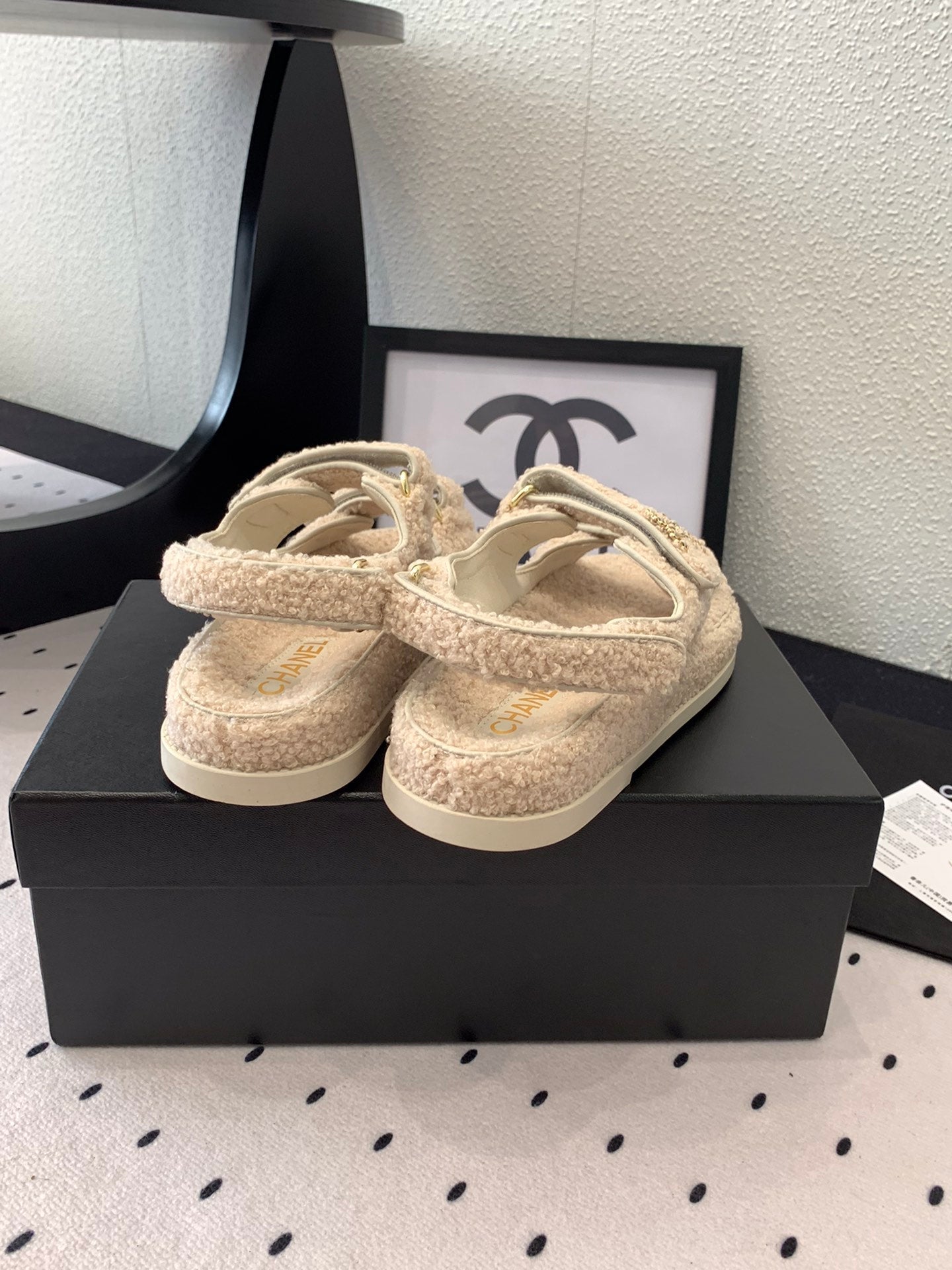 CC DAD SANDAL ECRU BEIGE LAMB FUR