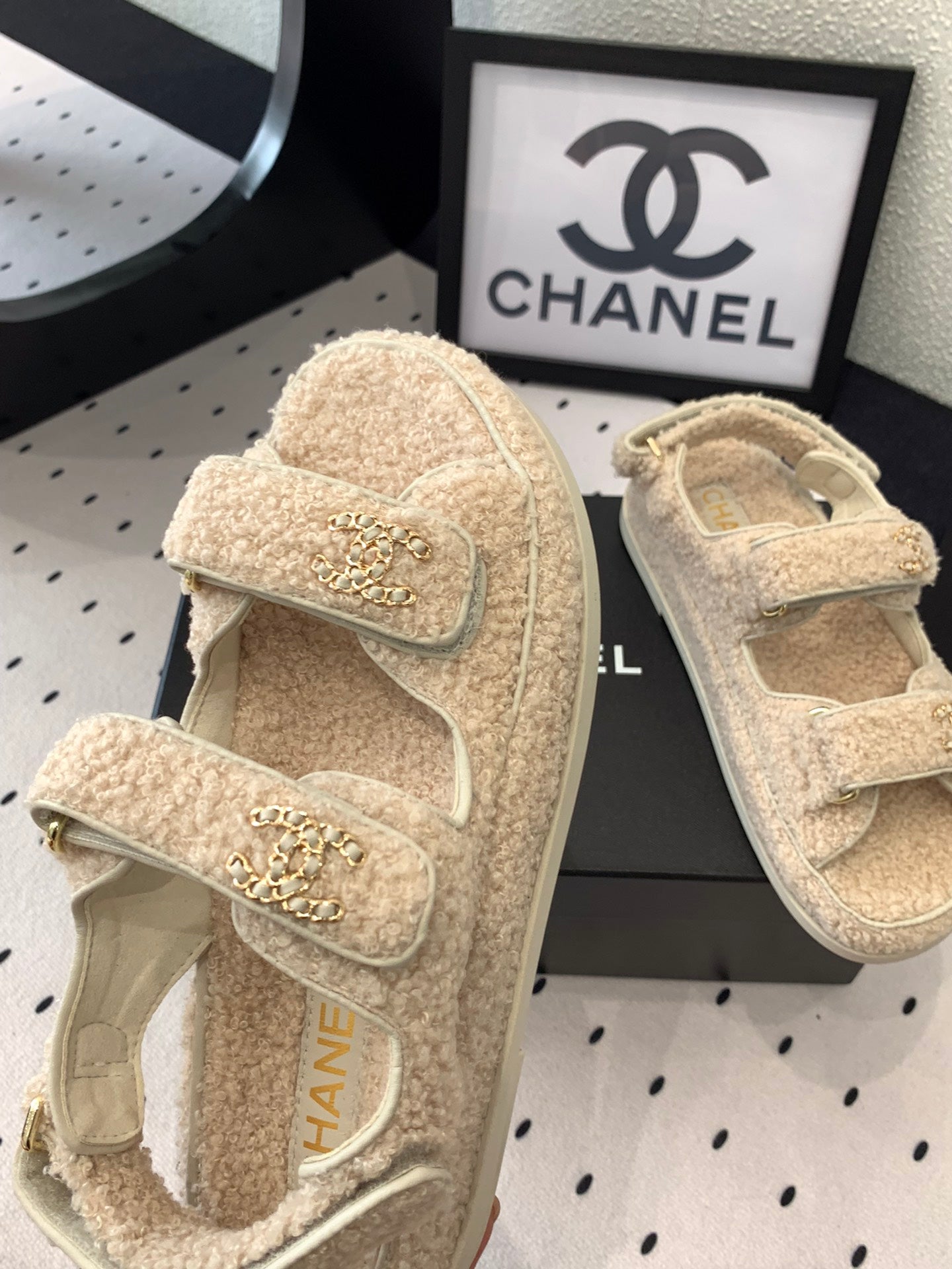 CC DAD SANDAL ECRU BEIGE LAMB FUR