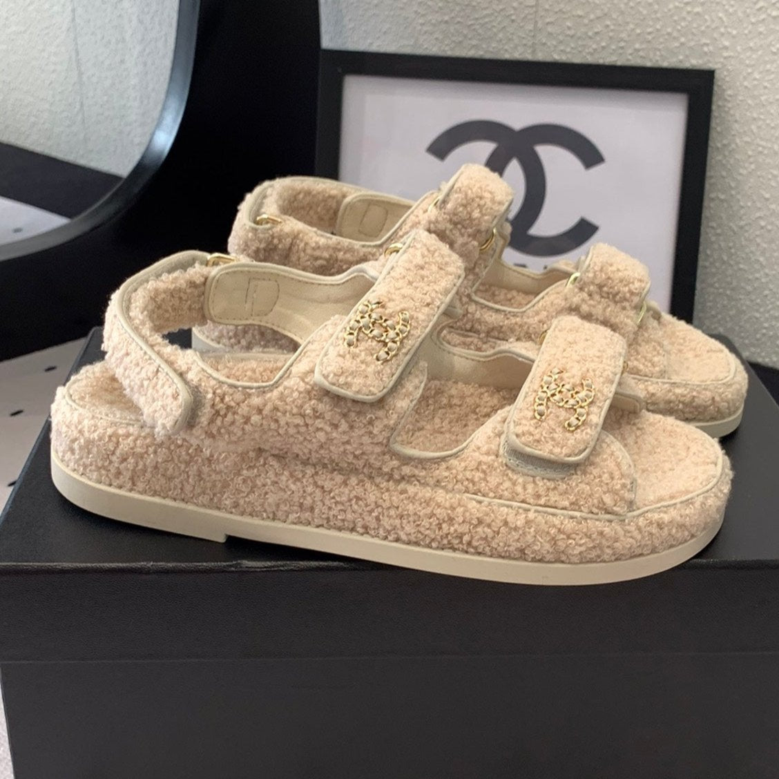 CC DAD SANDAL ECRU BEIGE LAMB FUR