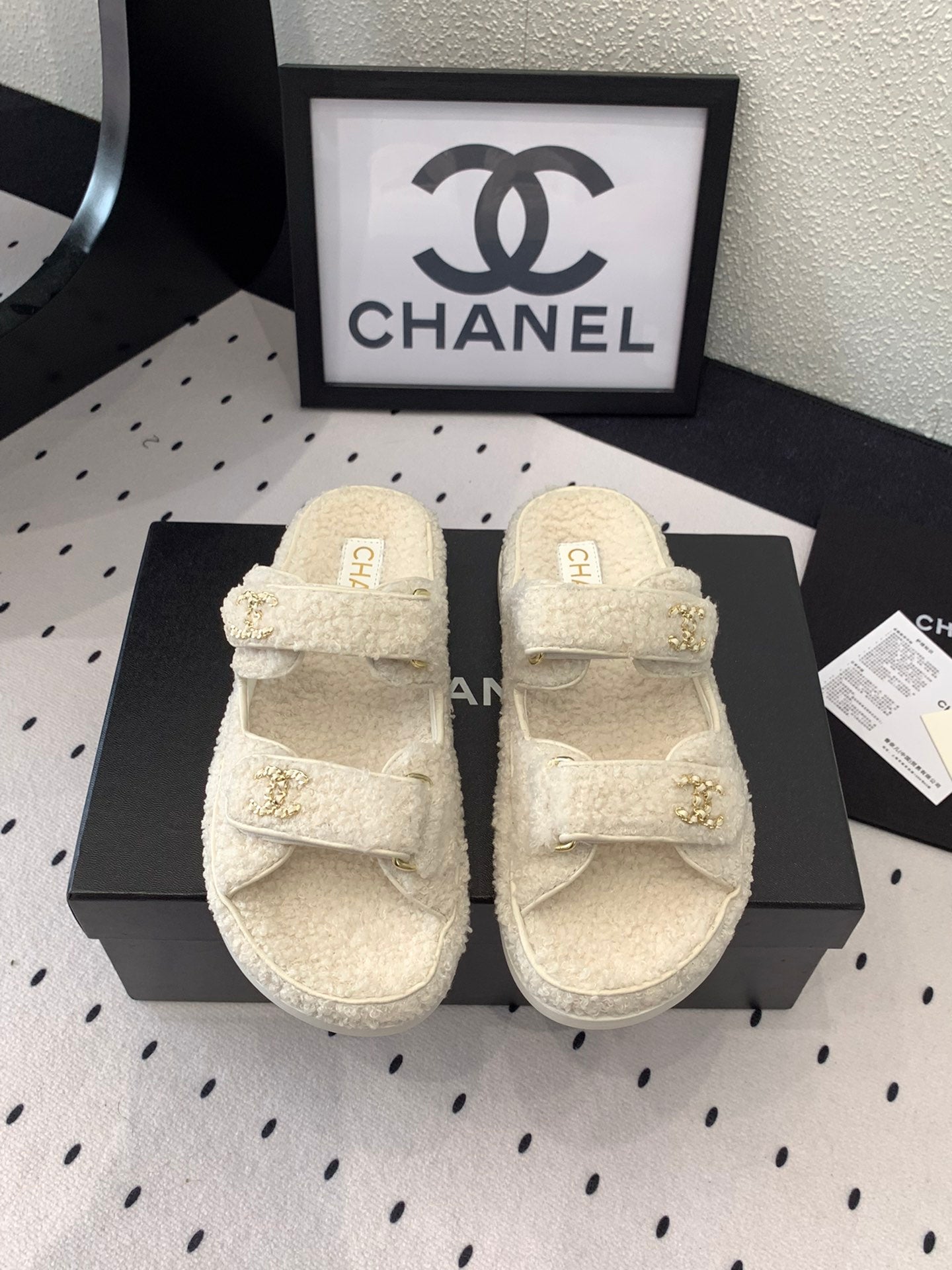 CC DAD SANDAL MULE IN WHITE LAMB FUR