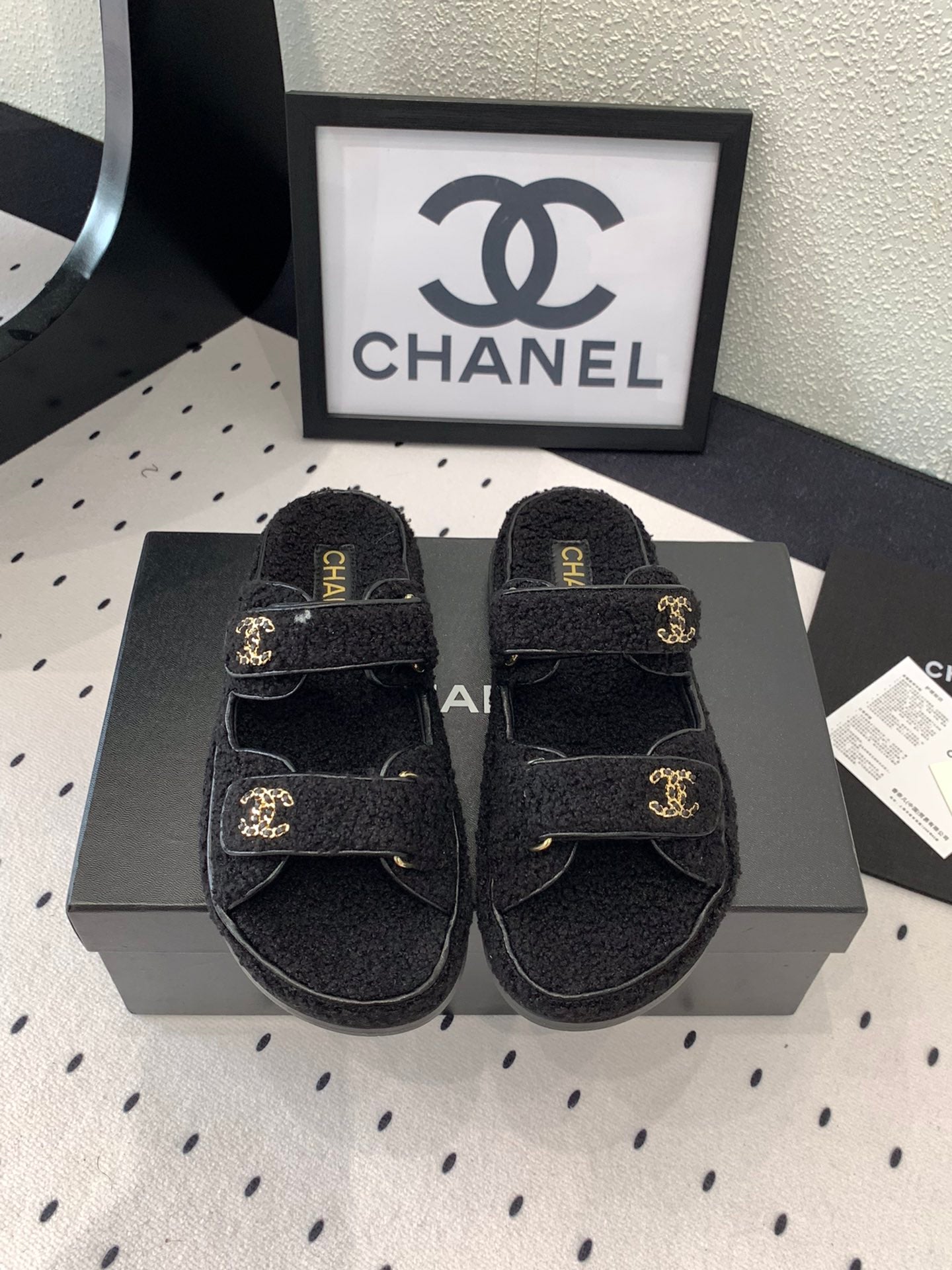 CC DAD SANDAL MULE IN BLACK LAMB FUR