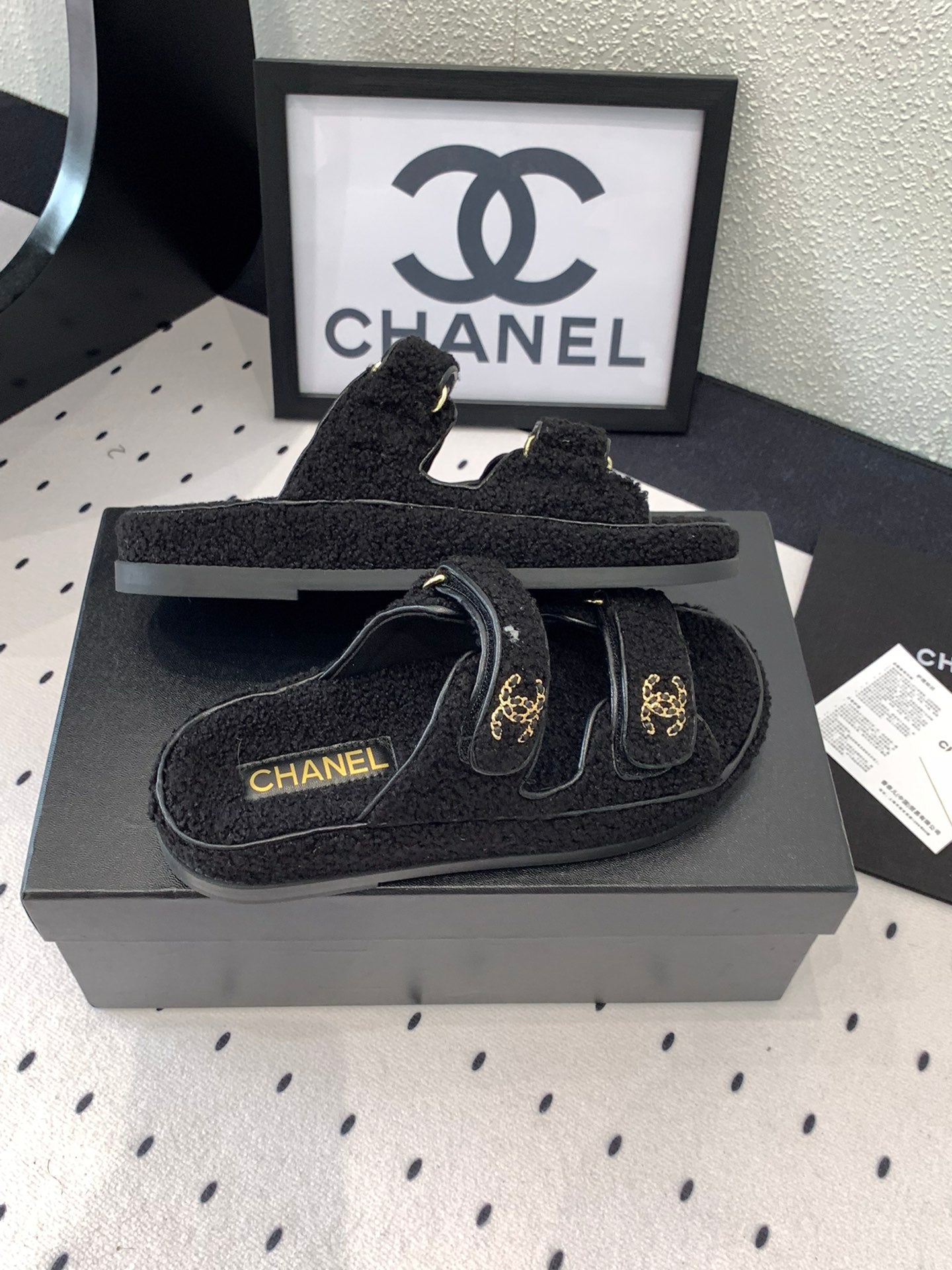 CC DAD SANDAL MULE IN BLACK LAMB FUR