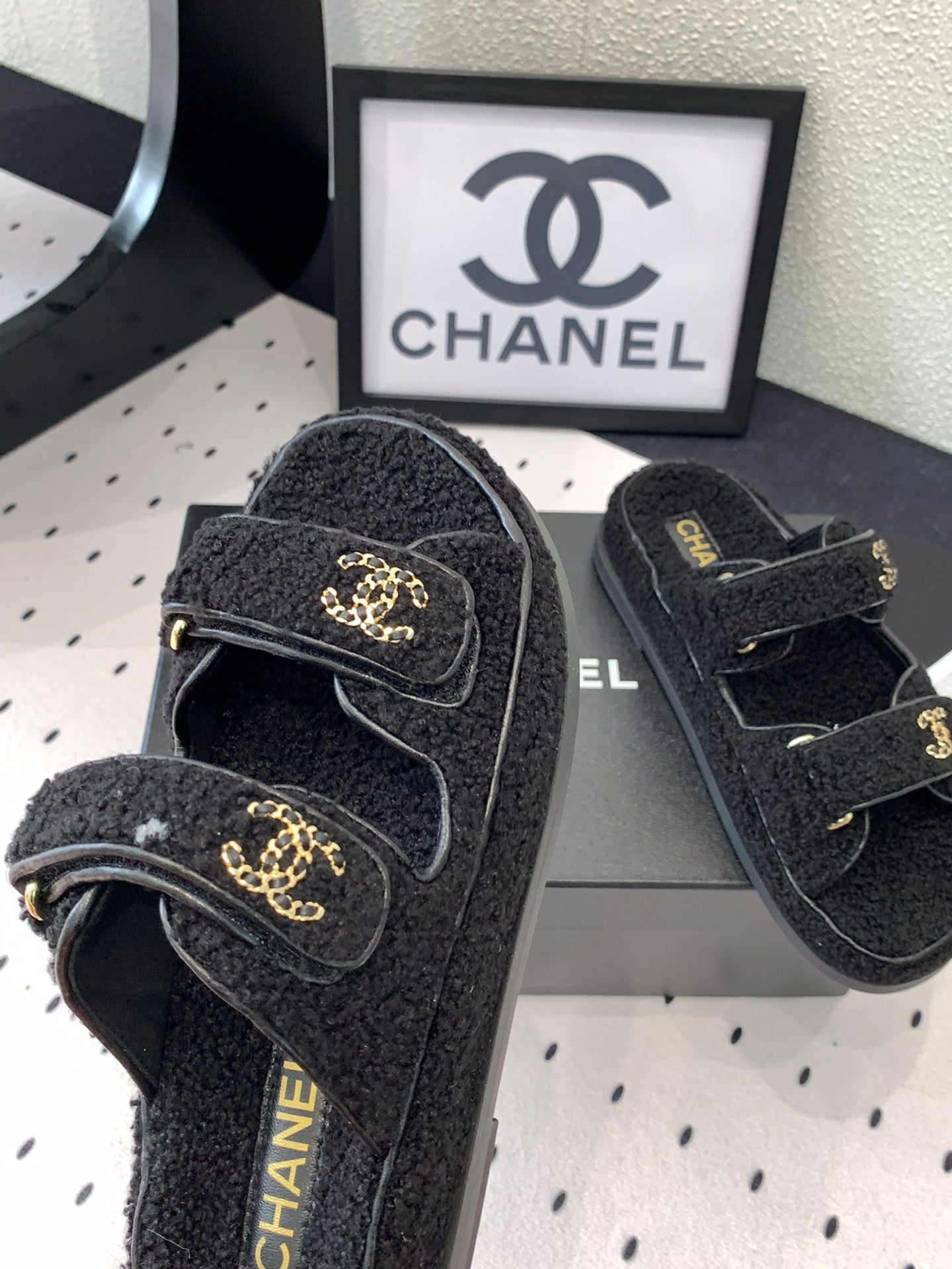 CC DAD SANDAL MULE IN BLACK LAMB FUR