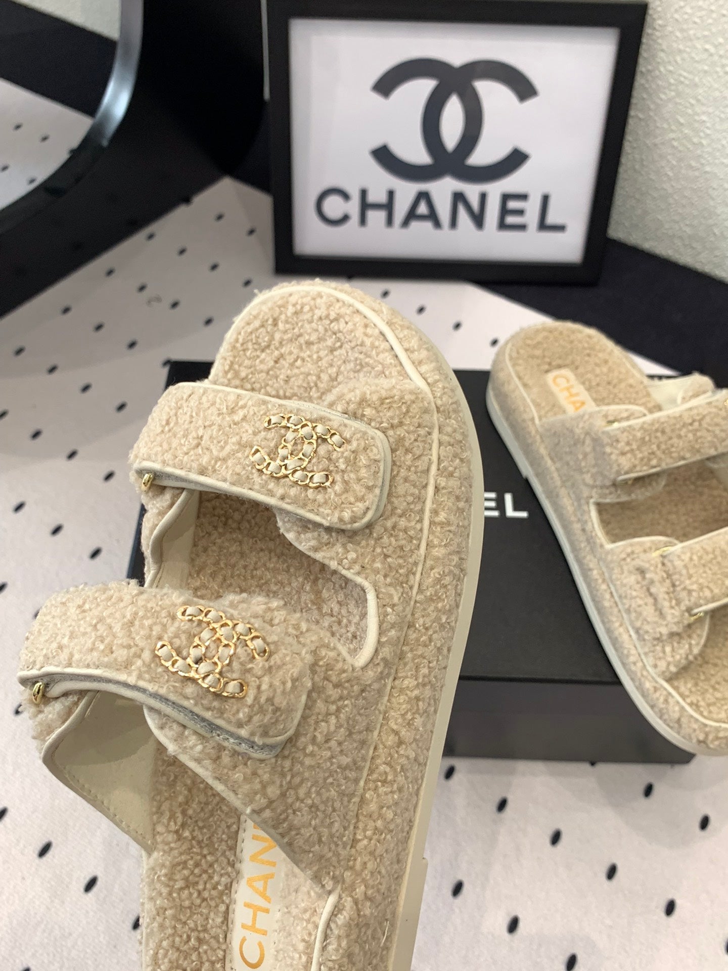 CC DAD SANDAL MULE IN ECRU BEIGE LAMB FUR