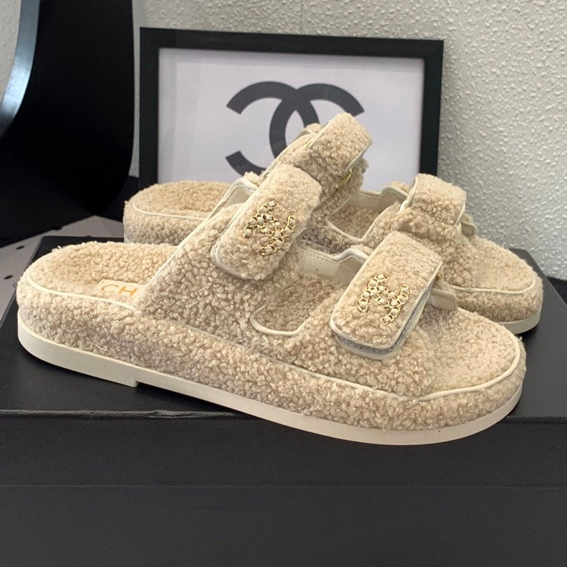 CC DAD SANDAL MULE IN ECRU BEIGE LAMB FUR