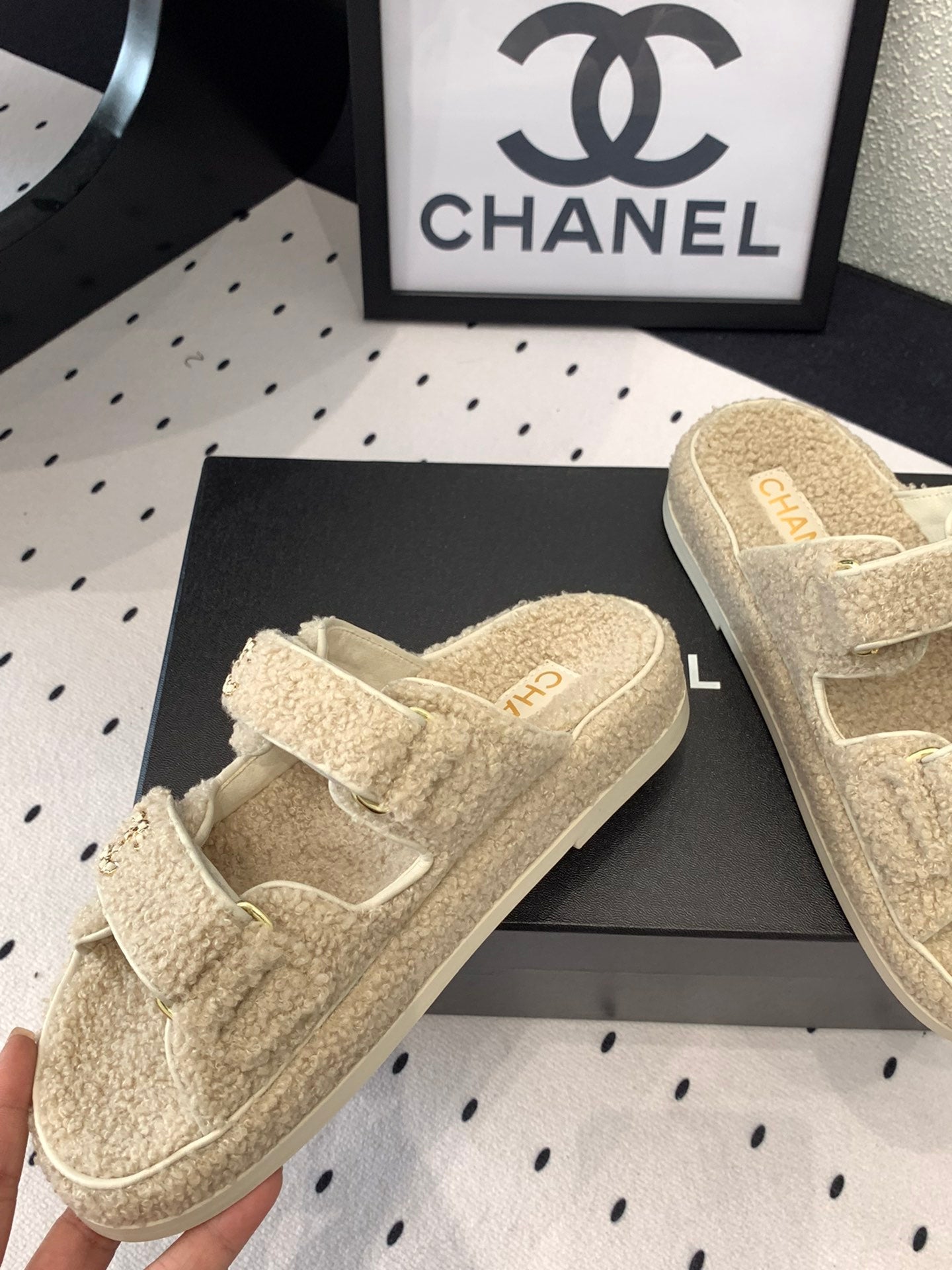 CC DAD SANDAL MULE IN ECRU BEIGE LAMB FUR