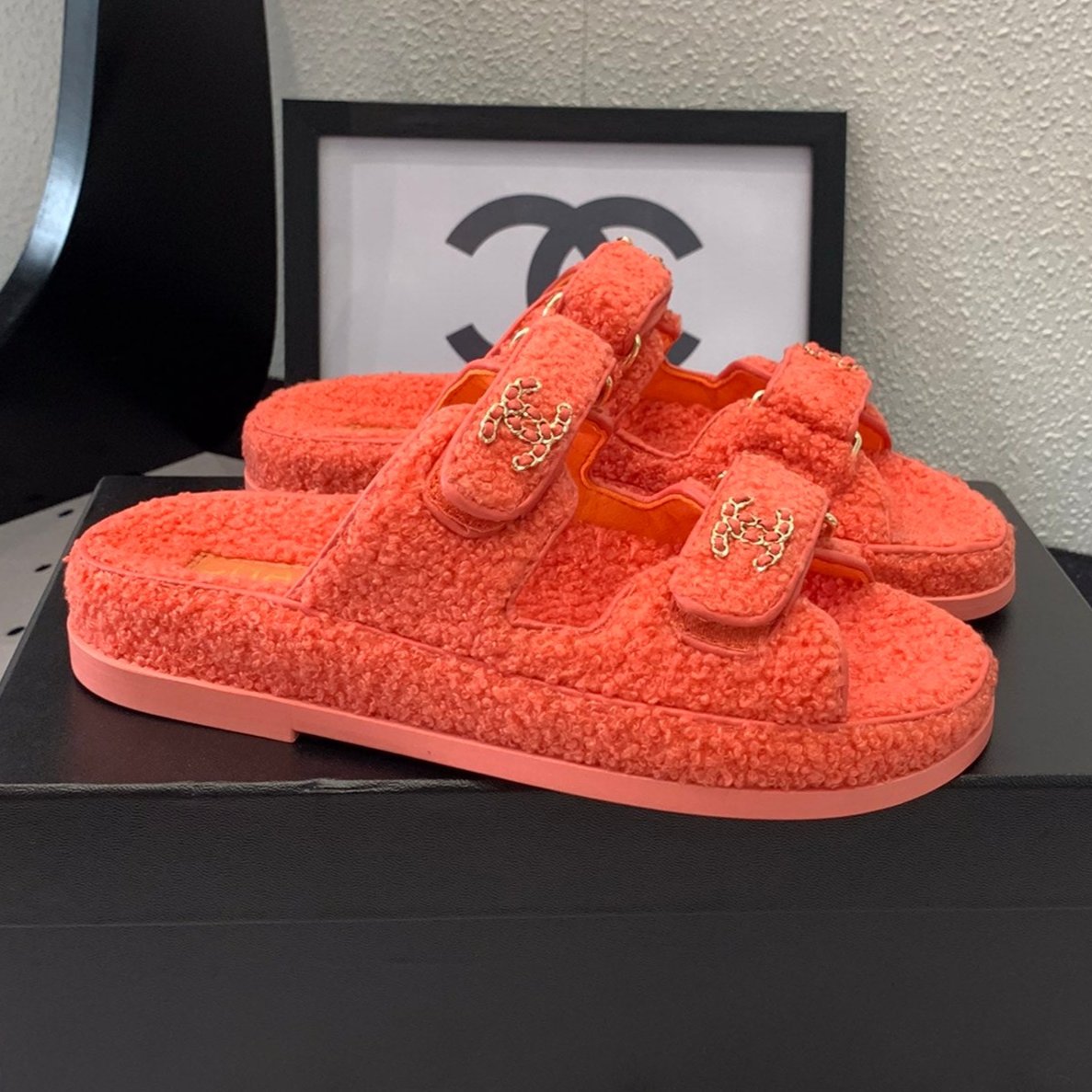 CC DAD SANDAL MULE IN RED ORANGE LAMB FUR