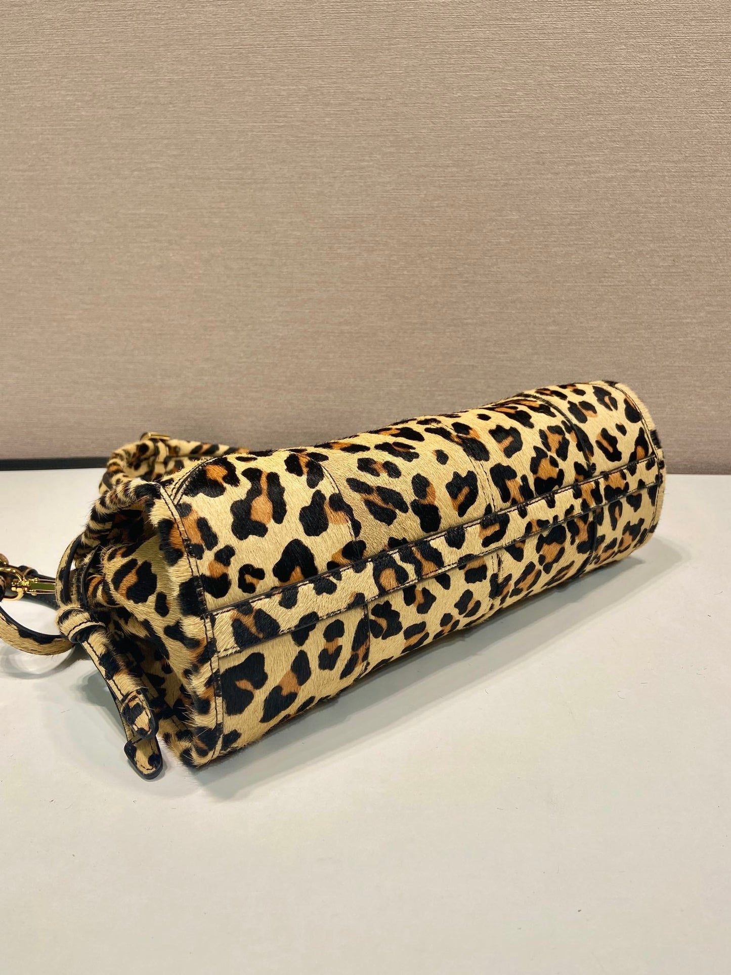 TOP HANDLE BAG 32 IN LEOPARD PRINT LEATHER