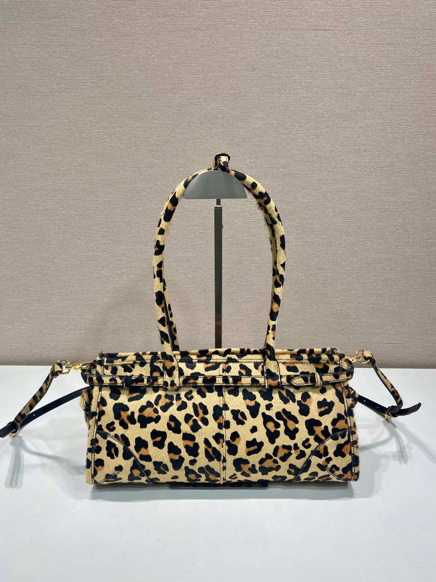 TOP HANDLE BAG 32 IN LEOPARD PRINT LEATHER