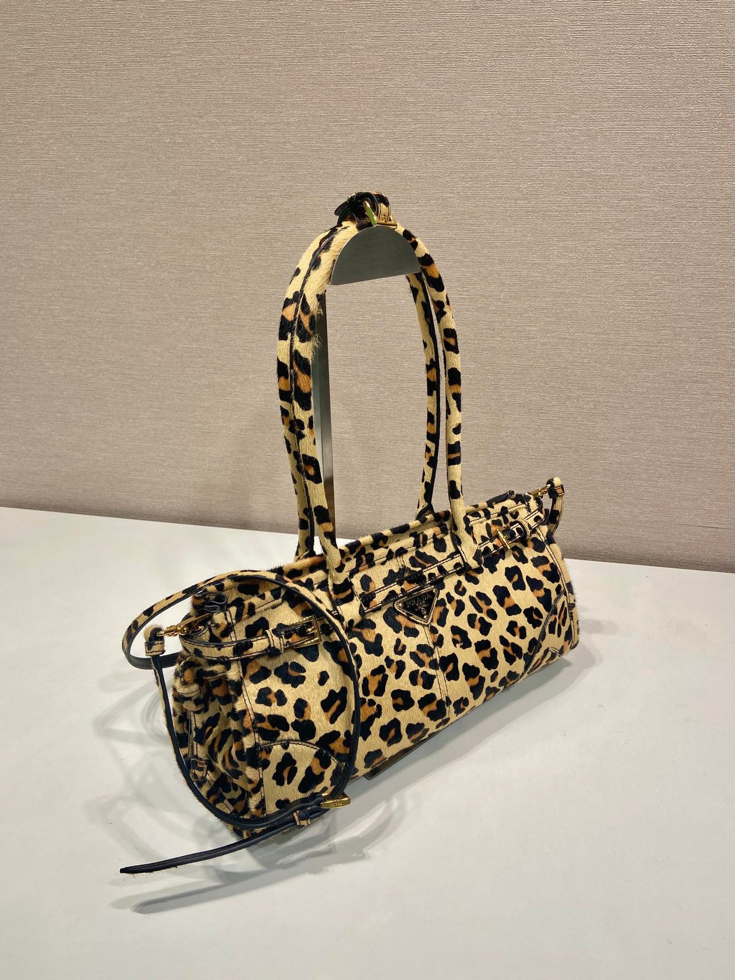 TOP HANDLE BAG 32 IN LEOPARD PRINT LEATHER