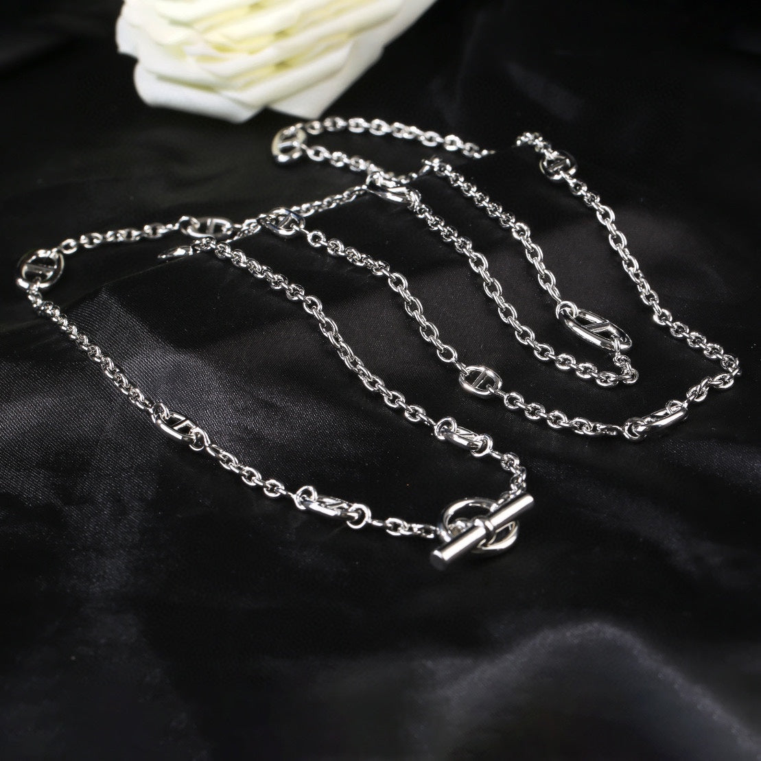 SEIKO FARANDOLE SILVER 15 MOTIF NECKLACE