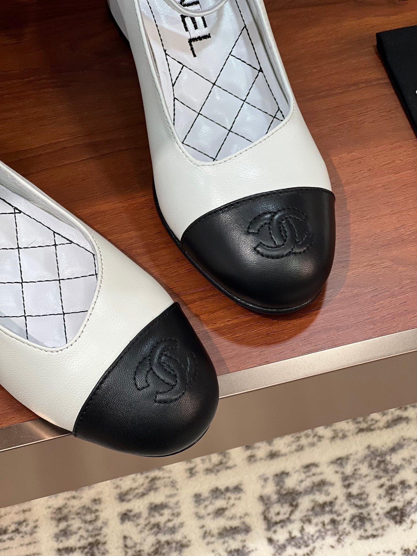 slingbacks white black lambskin