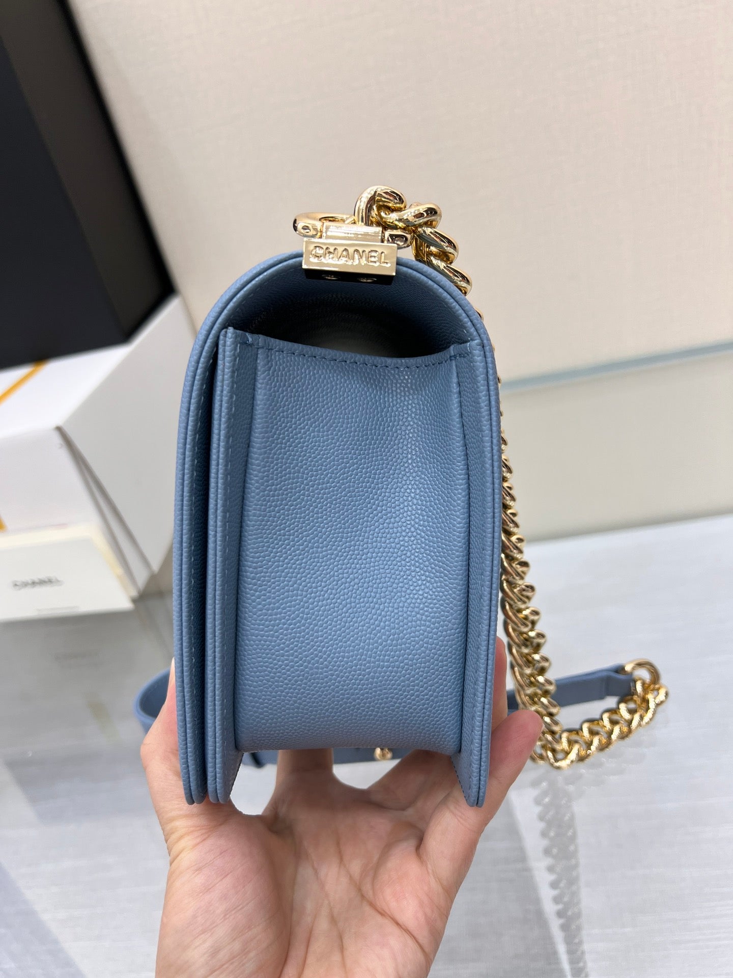 BOY BAG MEDIUM 25 CLOUD BLUE CAVIAR GOLD HARDWARE