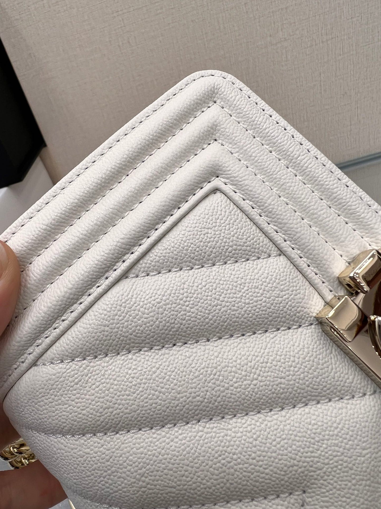 BOY BAG SMALL 20 WHITE CHEVRON CAVIAR GOLD HARDWARE