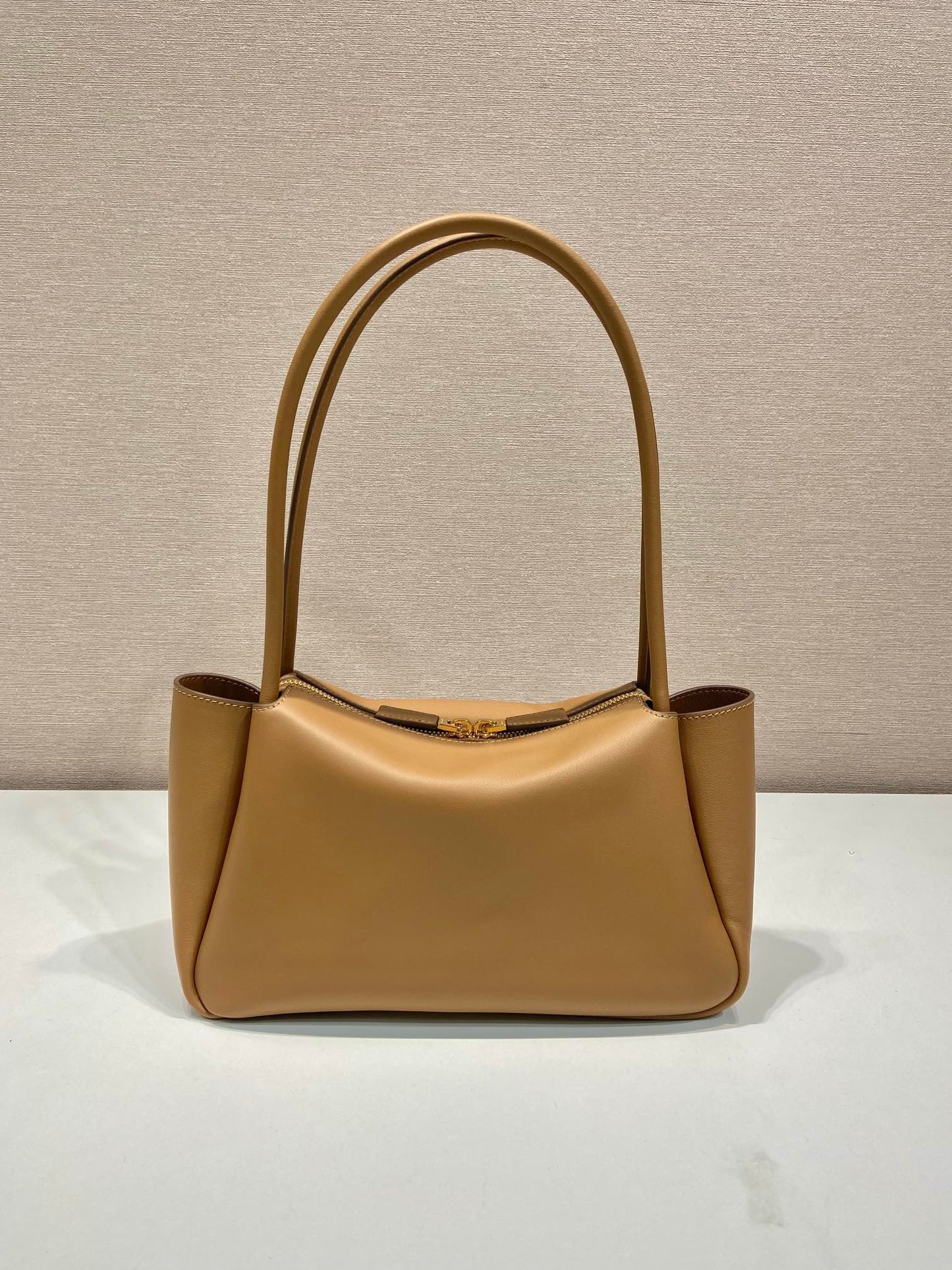 PRA 28 LARGE BEIGE CALFSKIN HANDBAG