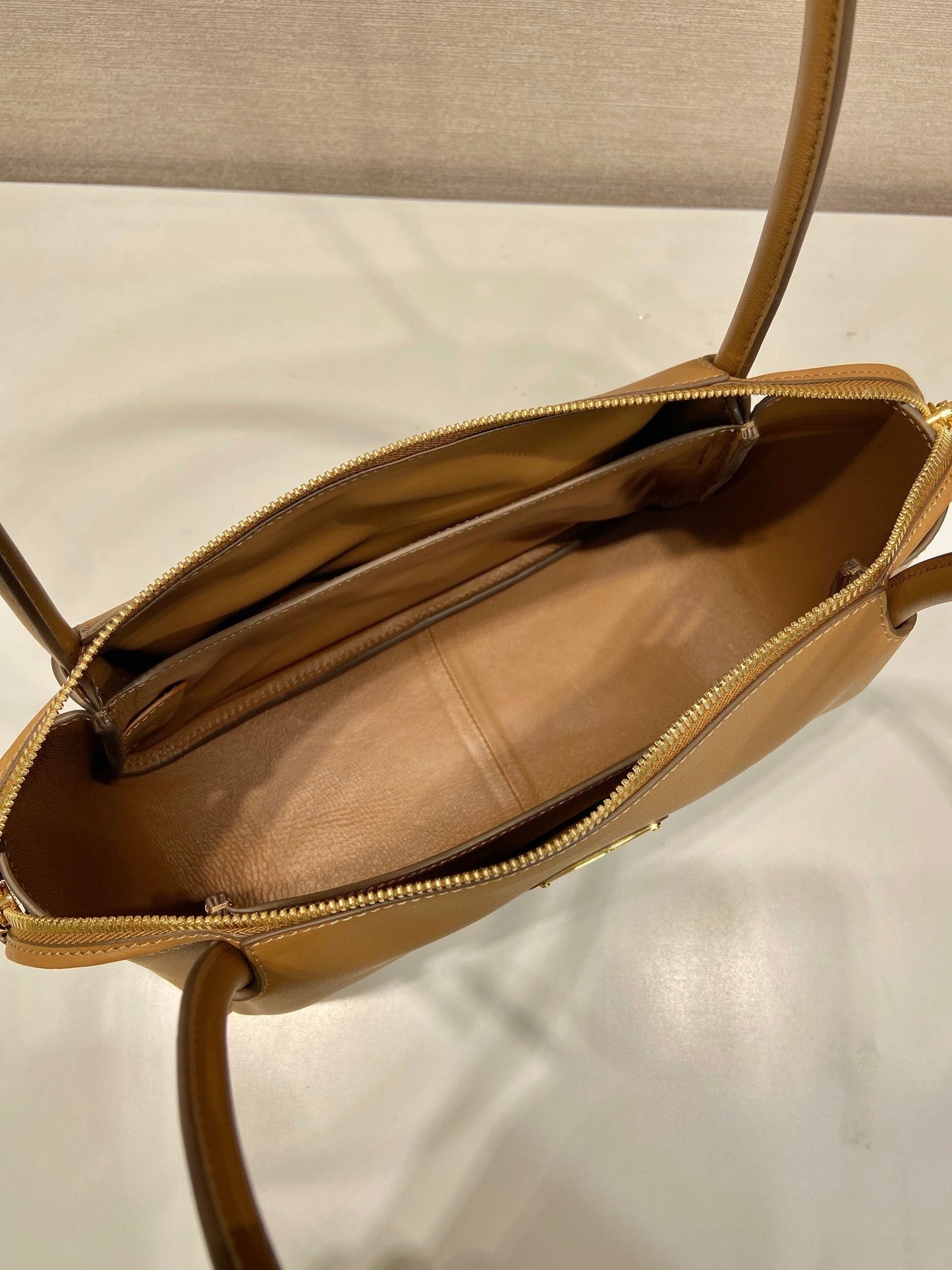 PRA 28 LARGE BEIGE CALFSKIN HANDBAG