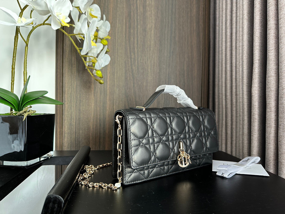 MISS CD 21CM BLACK LAMBSKIN