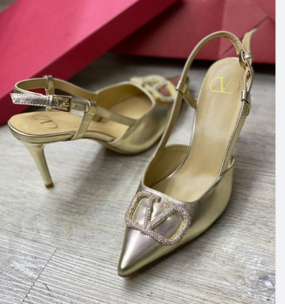 Vlogo Signature Slingback Gold Calfskin Diamond Hardware