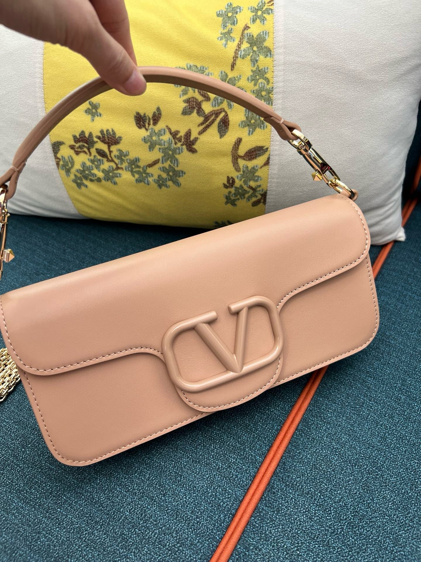 Valenti Loco 27cm Powder Pink Calfskin Gold Hardware