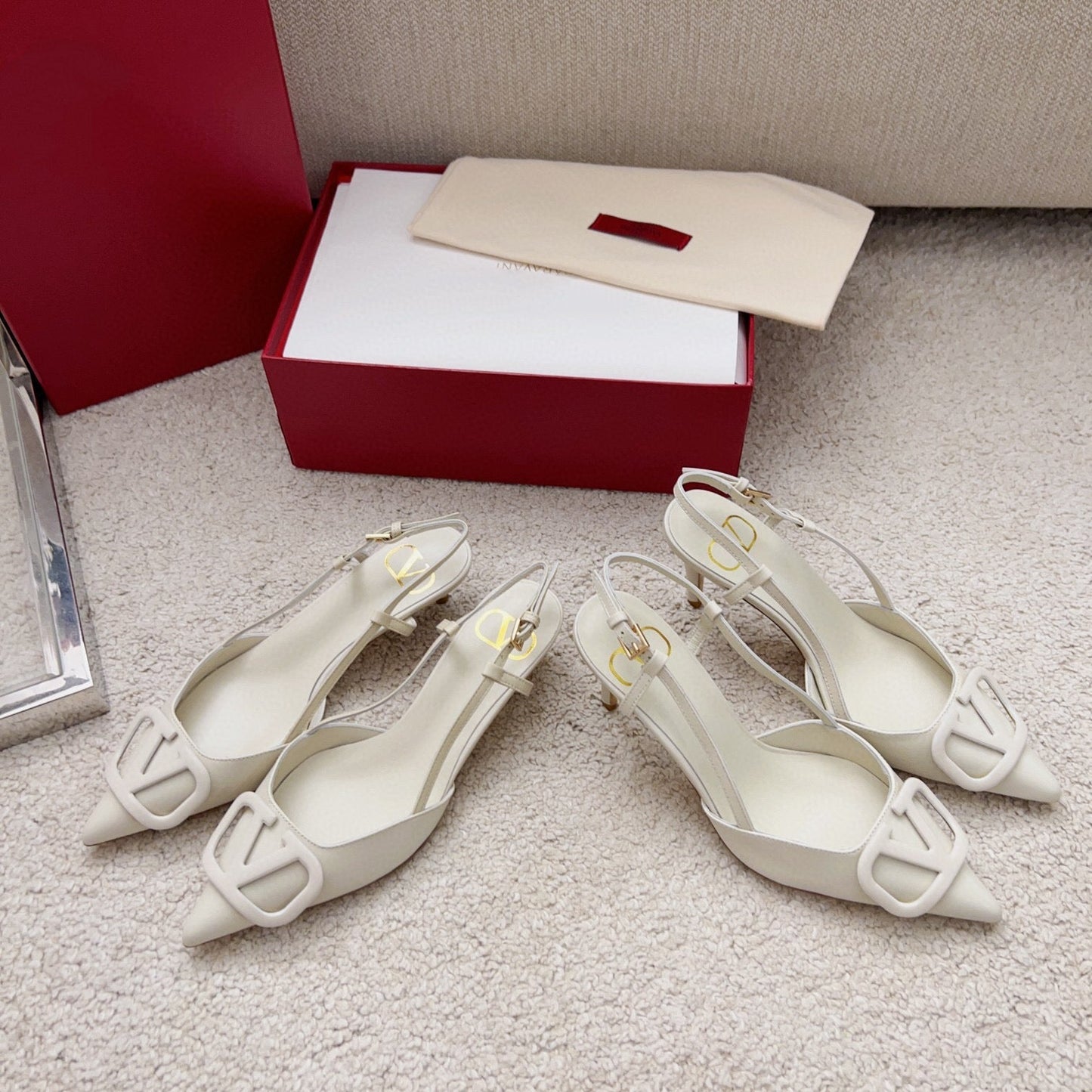 Valentin Vlogo Signature Slingback Ivory Calfskin