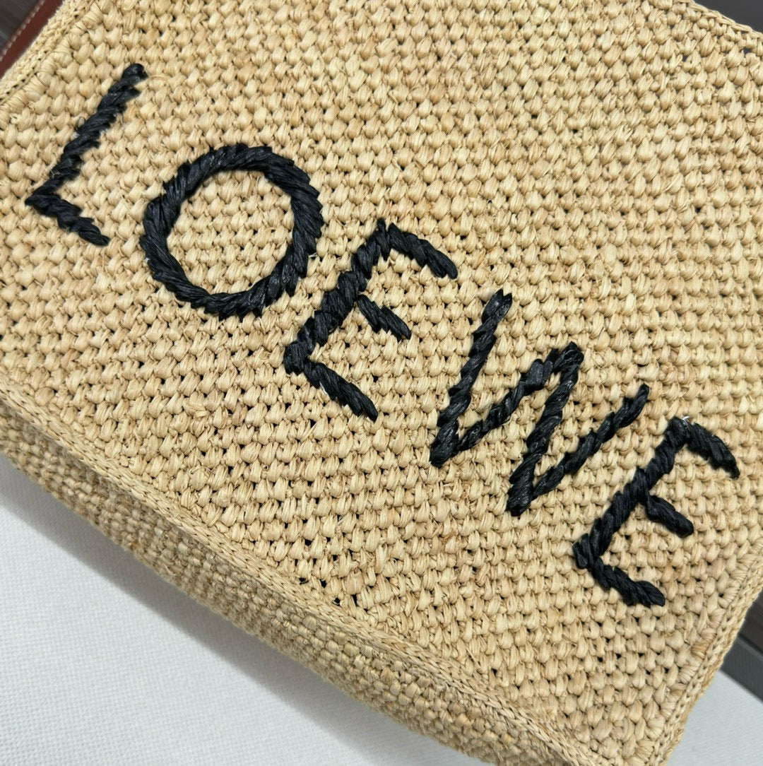 LOE MEDIUM 30 FONT TOTE IN NATURAL RAFFIA