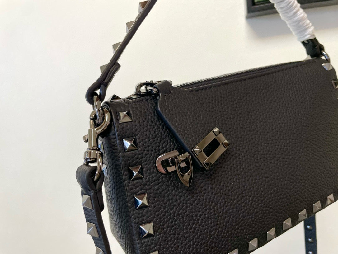 Small Rockstud Bag 19cm Black Grainy Calfskin