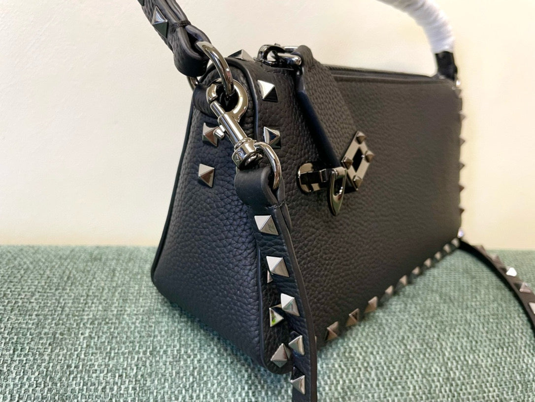 Small Rockstud Bag 19cm Black Grainy Calfskin