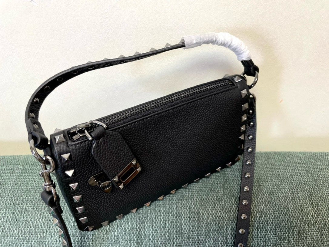 Small Rockstud Bag 19cm Black Grainy Calfskin