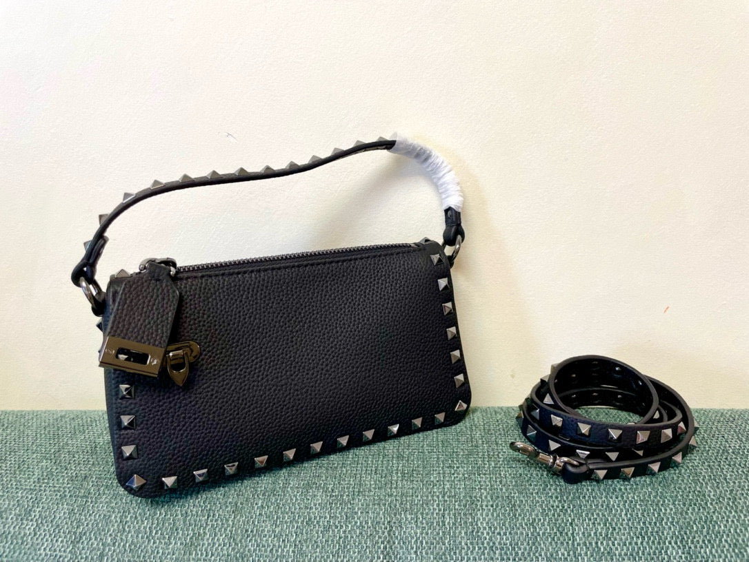 Small Rockstud Bag 19cm Black Grainy Calfskin