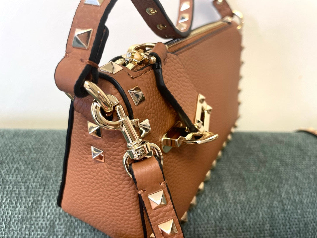 Small Rockstud Bag 19cm Brown Grainy Calfskin